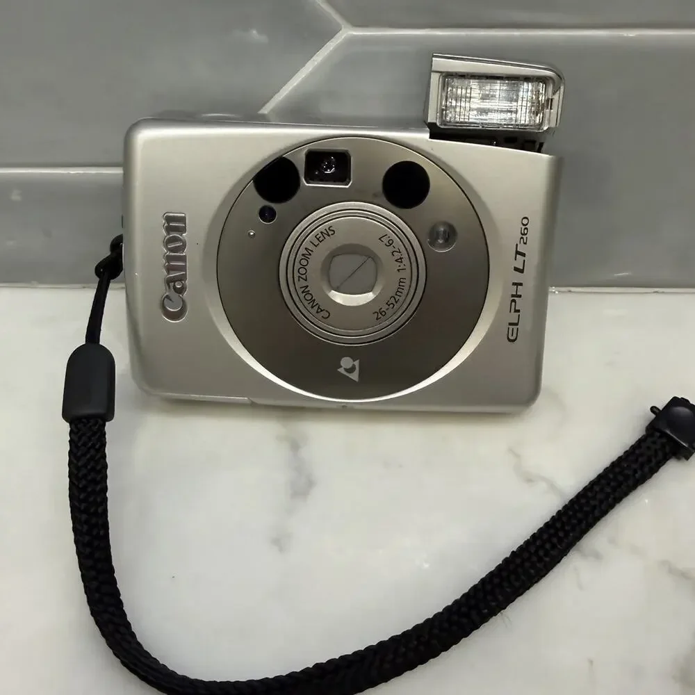 VTG Canon Elph LT 260 APS Camera Silver Digital 35mm Point & Shoot Untested